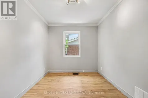 325 Summit Avenue Ottawa ON K1H 5Z7