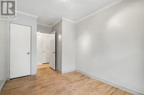 325 Summit Avenue Ottawa ON K1H 5Z7