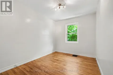 325 Summit Avenue Ottawa ON K1H 5Z7