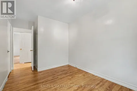 325 Summit Avenue Ottawa ON K1H 5Z7