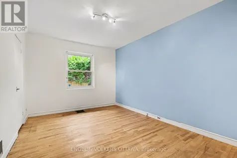 325 Summit Avenue Ottawa ON K1H 5Z7