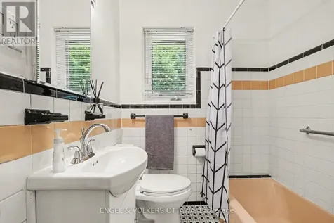 325 Summit Avenue Ottawa ON K1H 5Z7