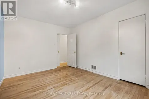 325 Summit Avenue Ottawa ON K1H 5Z7