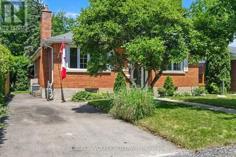 325 Summit Avenue Ottawa ON K1H 5Z7