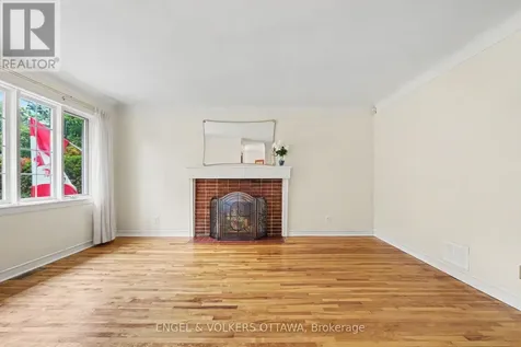 325 Summit Avenue Ottawa ON K1H 5Z7