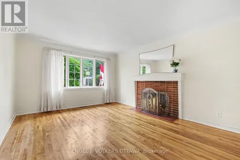 325 Summit Avenue Ottawa ON K1H 5Z7