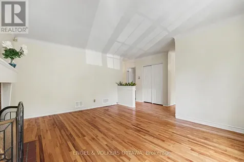 325 Summit Avenue Ottawa ON K1H 5Z7