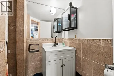 83 Devon Road St. Catharines ON L2N 1X5