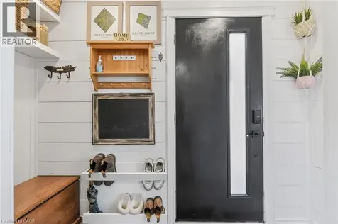 43 Woodbridge Road Hamilton ON L8K 3C8