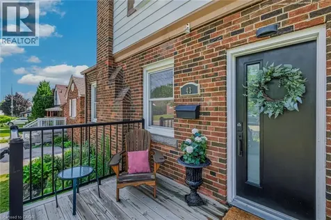 43 Woodbridge Road Hamilton ON L8K 3C8