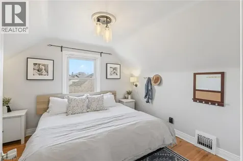 43 Woodbridge Road Hamilton ON L8K 3C8