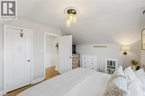 43 Woodbridge Road Hamilton ON L8K 3C8