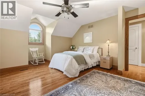 28 Millcreek Court Ancaster ON L9G 4Z3
