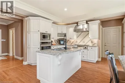 28 Millcreek Court Ancaster ON L9G 4Z3