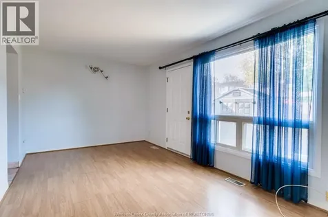 5446 Lassaline Windsor ON N8T 1A8