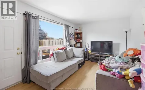 5446 Lassaline Windsor ON N8T 1A8