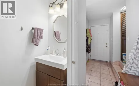 5446 Lassaline Windsor ON N8T 1A8