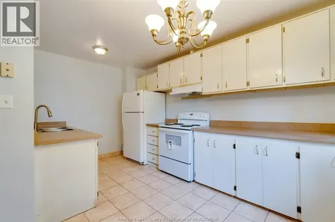 5446 Lassaline Windsor ON N8T 1A8