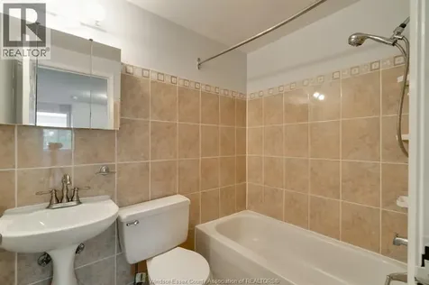 5446 Lassaline Windsor ON N8T 1A8