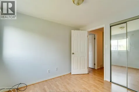 5446 Lassaline Windsor ON N8T 1A8