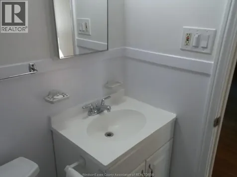 2163 College Avenue Windsor ON N8B 1M6