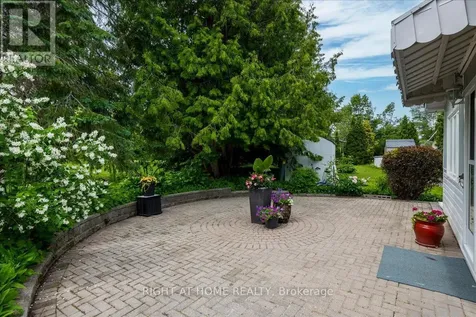 15 Flora Drive Innisfil ON L9S 1R3