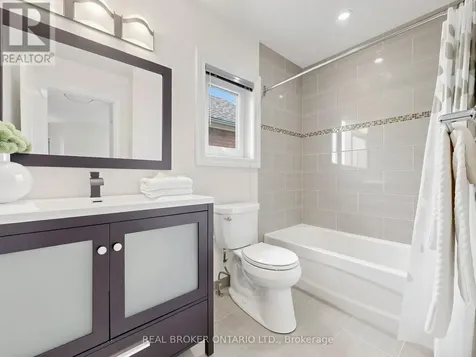 20 Yoho Avenue Richmond Hill (rouge Woods) ON L4S 2J2