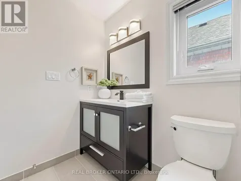 20 Yoho Avenue Richmond Hill (rouge Woods) ON L4S 2J2