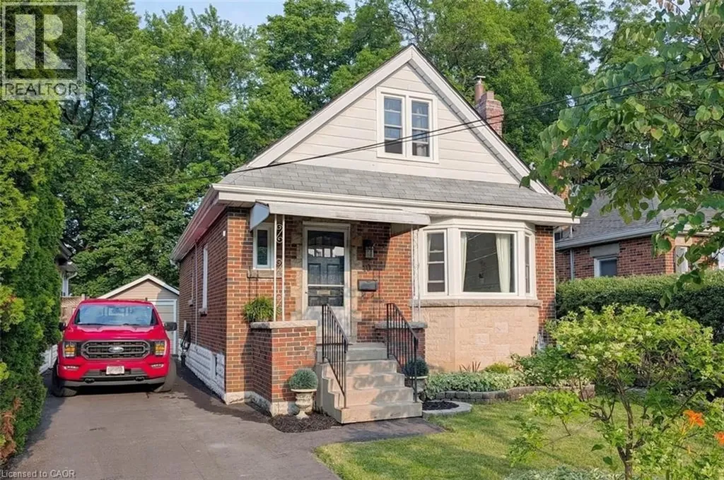 10 Dorset Place Hamilton ON L8S 3T6