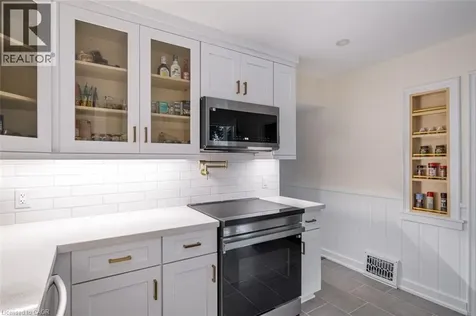 10 Dorset Place Hamilton ON L8S 3T6