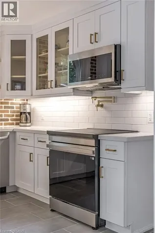 10 Dorset Place Hamilton ON L8S 3T6