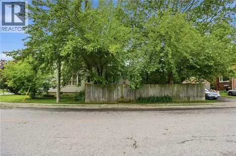 83 York Street St. Catharines ON L2R 6C8