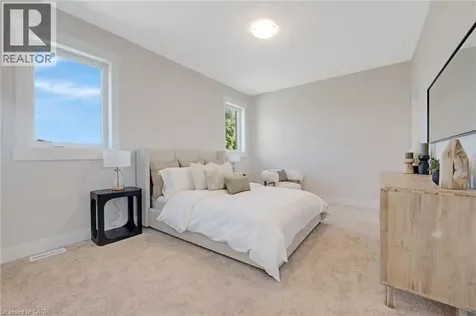 52 Moon Crescent Cambridge ON N1S 5A7