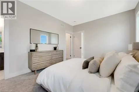 52 Moon Crescent Cambridge ON N1S 5A7