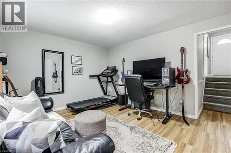 23 Watsons Lane Dundas ON L9H 5G9