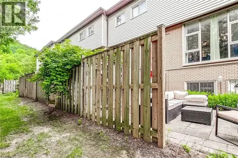 23 Watsons Lane Dundas ON L9H 5G9