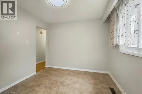 712 Vermouth Avenue Mississauga ON L5A 3T3