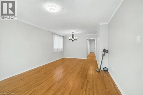 712 Vermouth Avenue Mississauga ON L5A 3T3