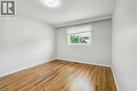 712 Vermouth Avenue Mississauga ON L5A 3T3