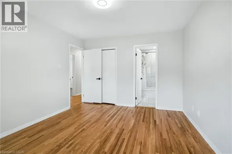 712 Vermouth Avenue Mississauga ON L5A 3T3