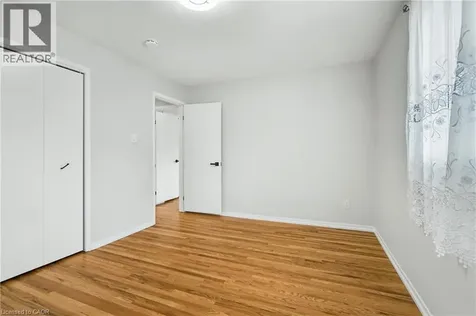 712 Vermouth Avenue Mississauga ON L5A 3T3