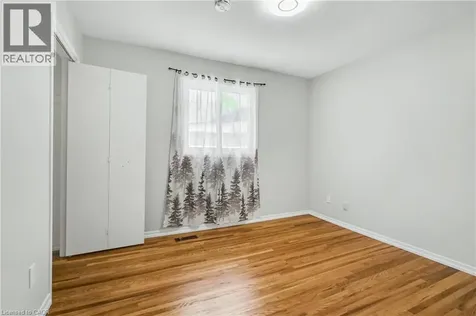 712 Vermouth Avenue Mississauga ON L5A 3T3