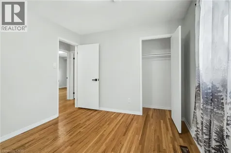 712 Vermouth Avenue Mississauga ON L5A 3T3