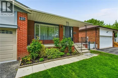 712 Vermouth Avenue Mississauga ON L5A 3T3