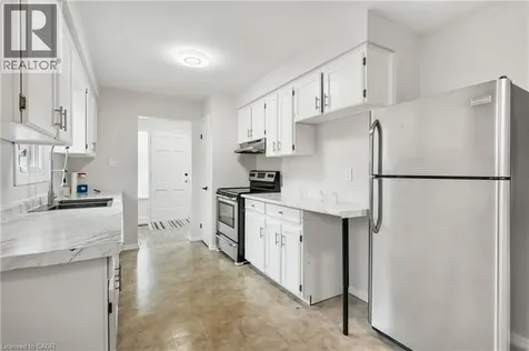 712 Vermouth Avenue Mississauga ON L5A 3T3