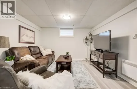 27 Chandos Drive Kitchener ON N2A 3C2