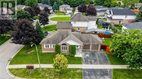27 Chandos Drive Kitchener ON N2A 3C2