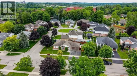 27 Chandos Drive Kitchener ON N2A 3C2