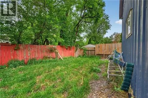 452 East 38th Street Hamilton ON L8V 4G8