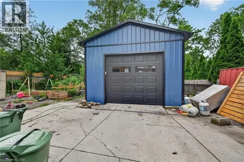 452 East 38th Street Hamilton ON L8V 4G8